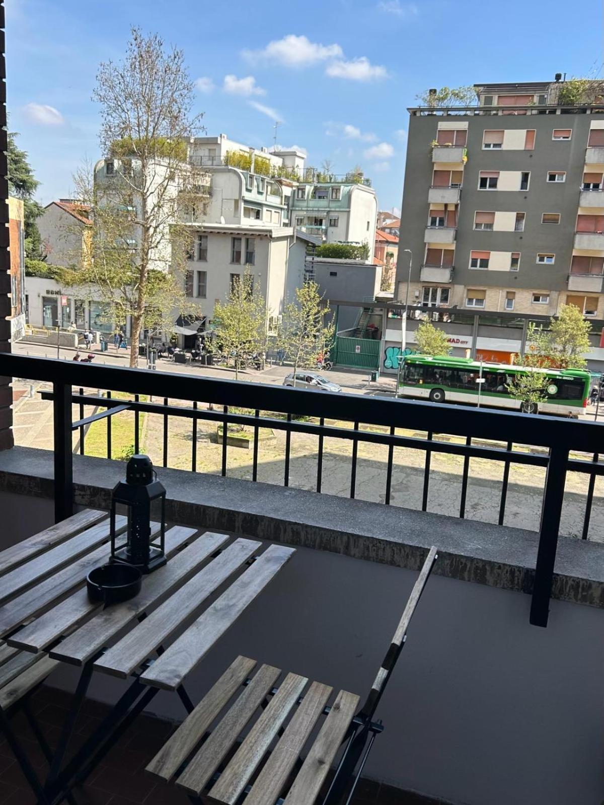 Modern Apartments Mm3 Afforifn Only 15 Min From Duomo Milão Exterior foto